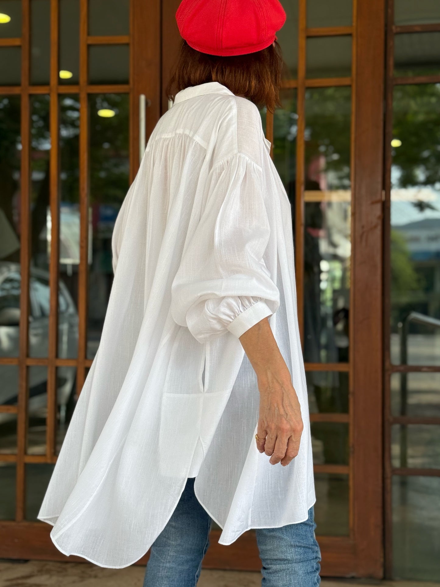 Voluminous oversized white cotton shirt