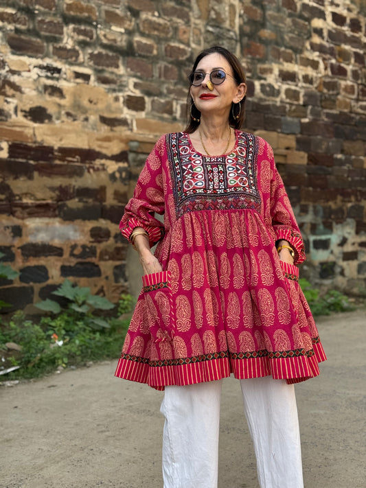 Reserved for Lynette. Vibrant paisley pink tunic with Kutch embroidery sparkle