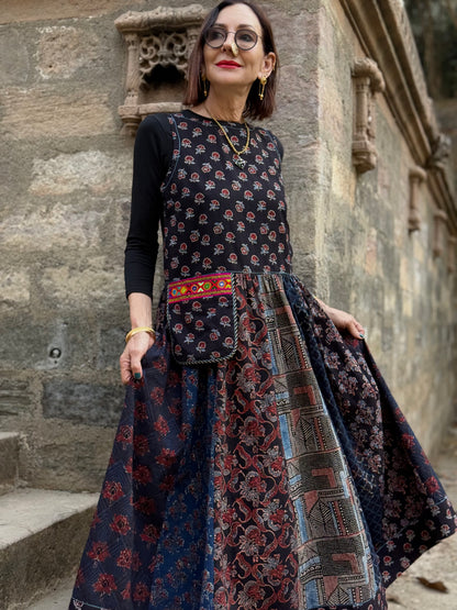 Sleeveless jumper dress with Kutch hand embroidery on the pocket
