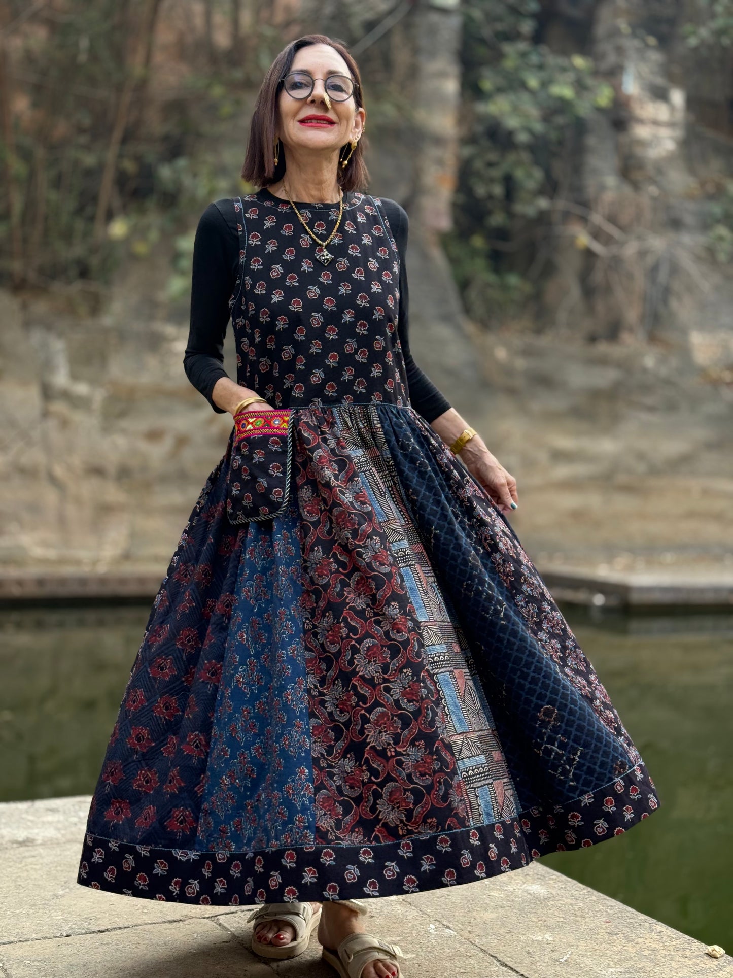 Sleeveless jumper dress with Kutch hand embroidery on the pocket