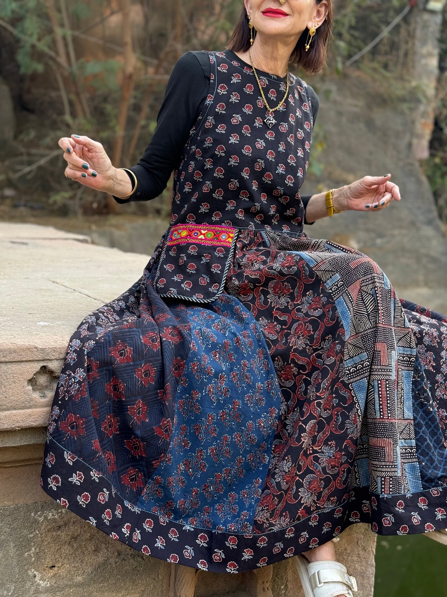 Sleeveless jumper dress with Kutch hand embroidery on the pocket