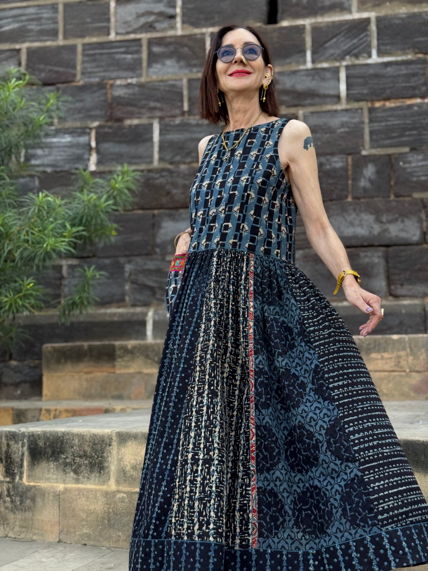 Sleeveless dress in indigo Ajrakh