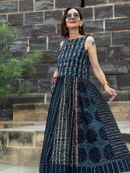 Sleeveless dress in indigo Ajrakh
