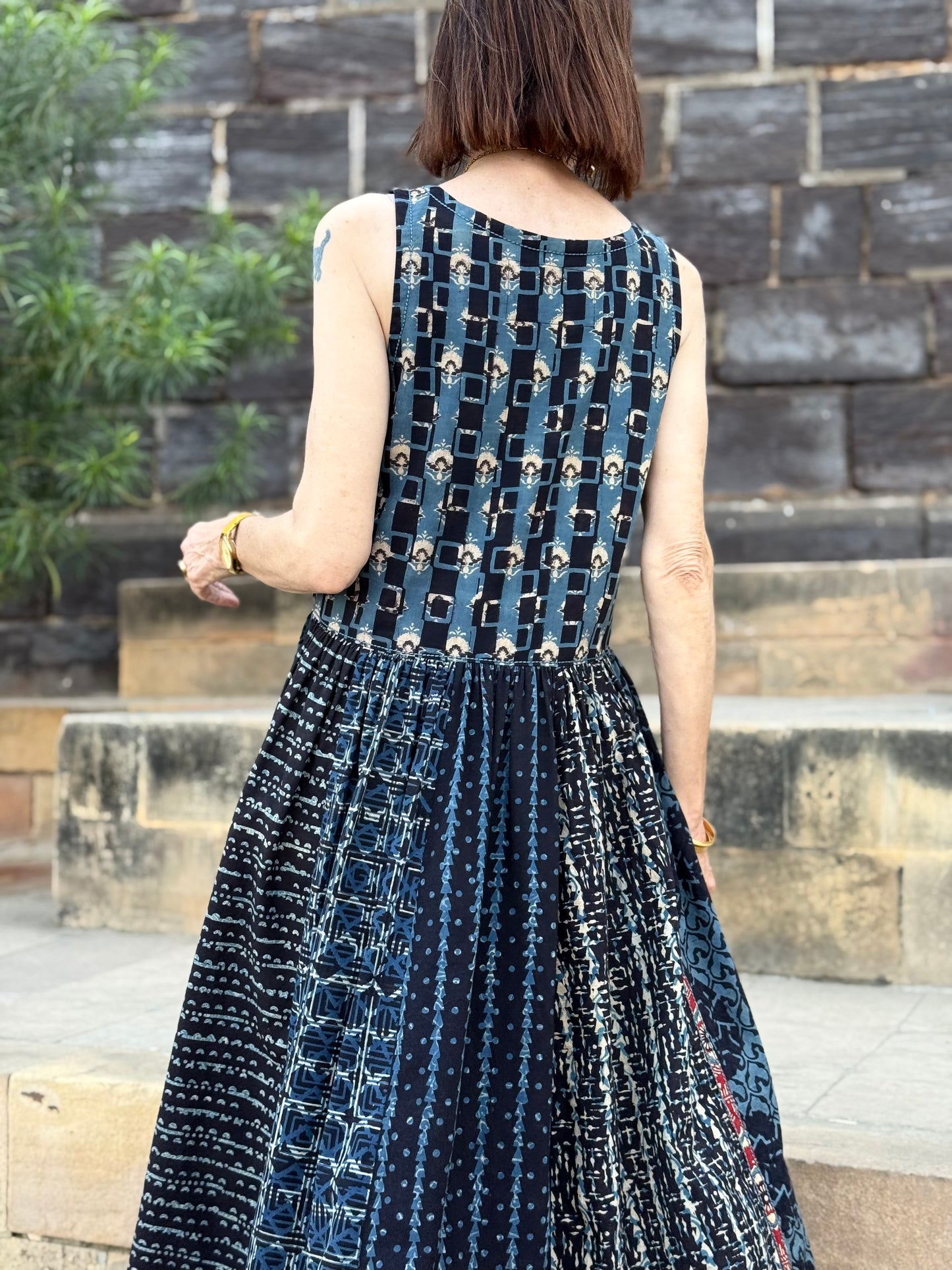 Sleeveless dress in indigo Ajrakh