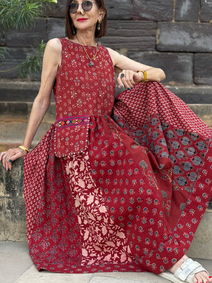 Sleeveless jumper dress with Kutch hand embroidery on the pocket